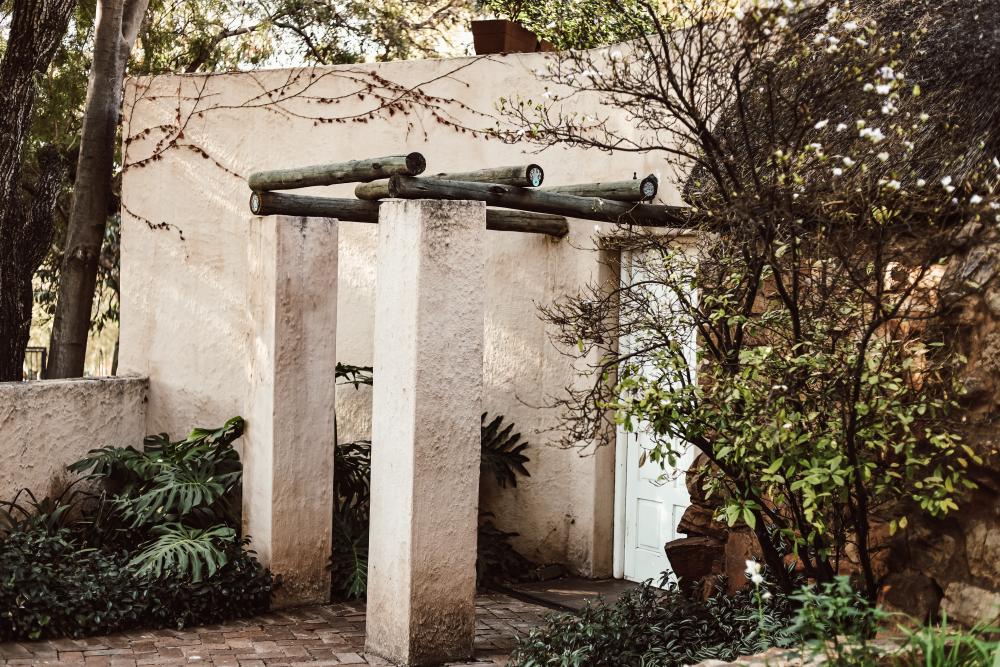 Pierneef's Kraal Country Lodge Pretoria - Interior view of room 3