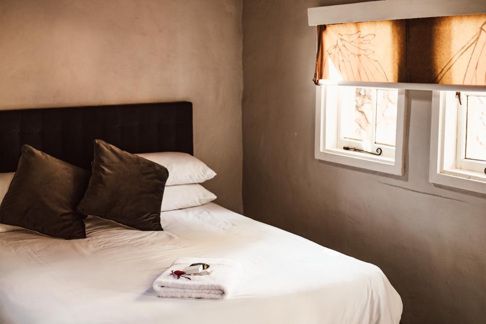 Pierneef's Kraal Guest Lodge Pretoria - Interior view of room 5